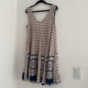 Daisies Flowy Sun dress with bohemian geometric print size small